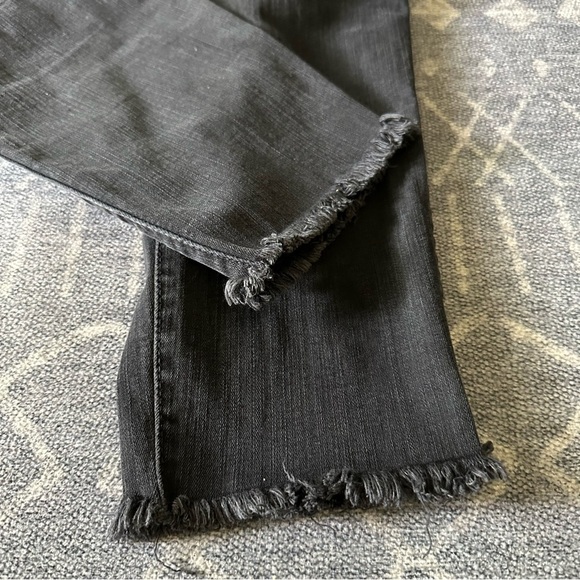 Madewell Petite 10" High-Rise Skinny Jeans in Berkeley Black Button Edition 33P - Picture 5 of 13